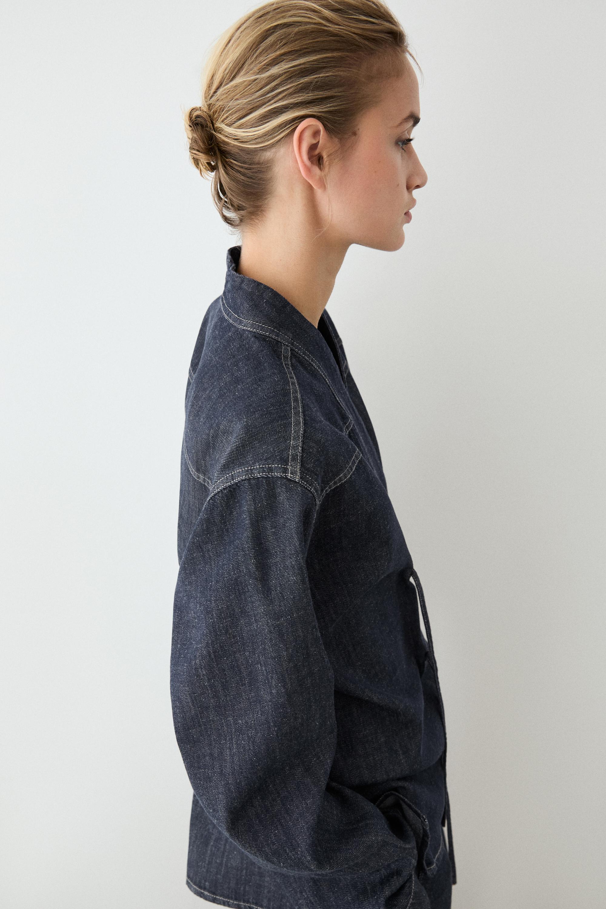 Surchemise en denim total look